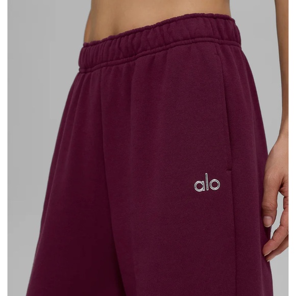 LIMITED COLOR ALO Yoga Burgundy accolade straight leg Sweatpant - Picture 2 of 5
